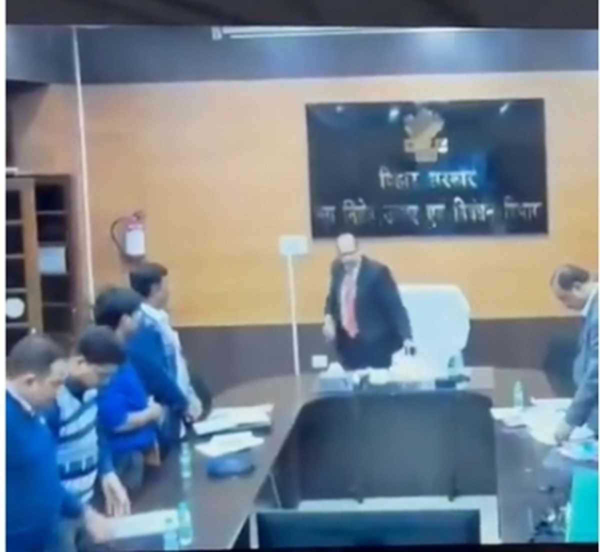 कमिश्नर केके पाठक ने बिहार के आईएएस अफसरों को अपशब्द कहा, बासा ने शिकायत दर्ज कराई